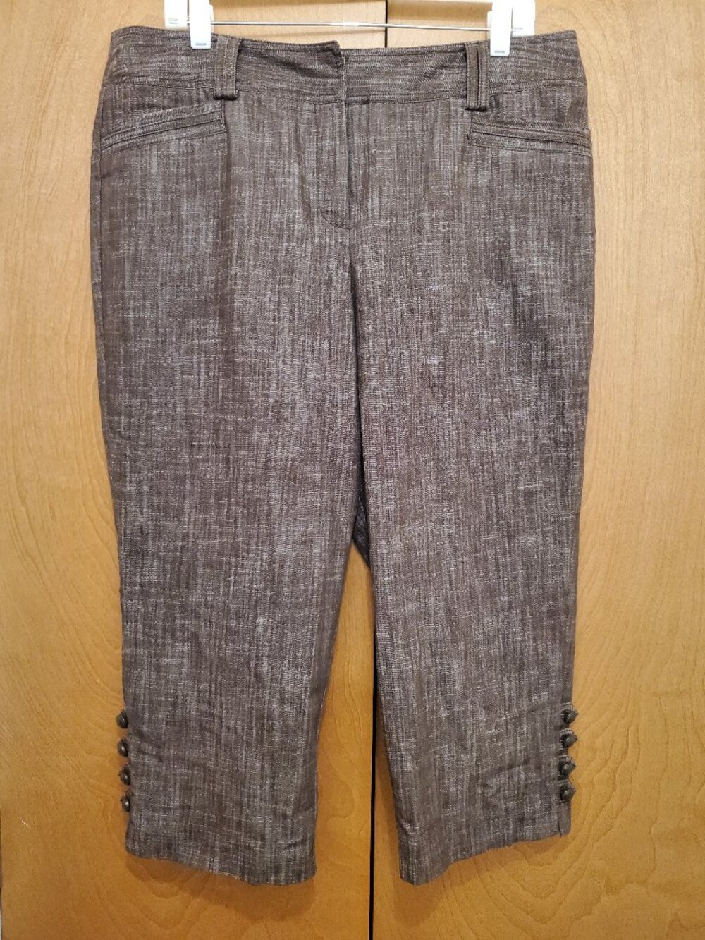 Larry Levine Capri Pants